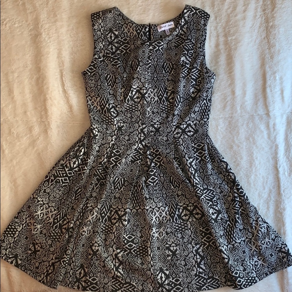 Black and White Sleeveless Dress